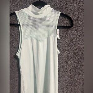 Women’s brand new top